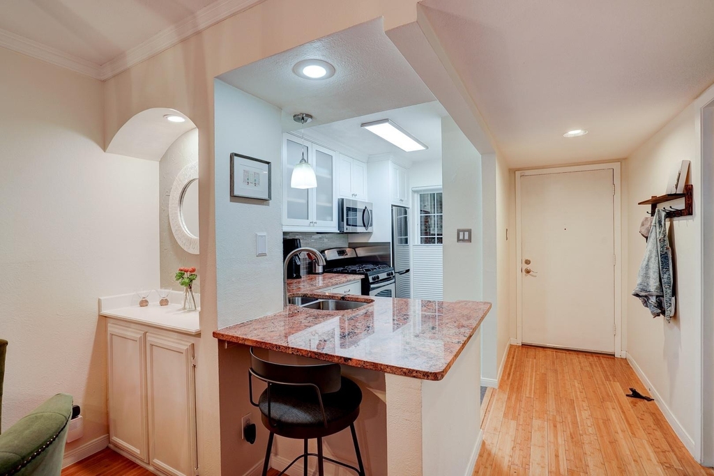 7920 Rockwood Ln - Photo 3
