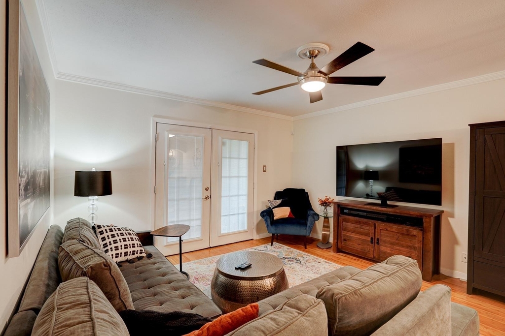 7920 Rockwood Ln - Photo 5