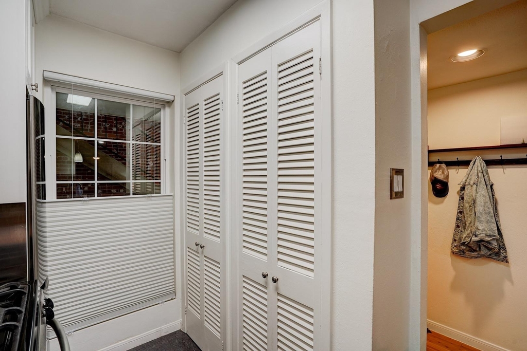 7920 Rockwood Ln - Photo 18