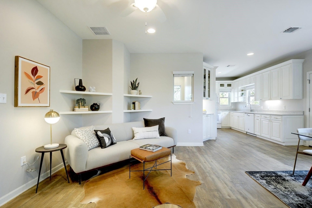2330 Westforest Dr - Photo 3