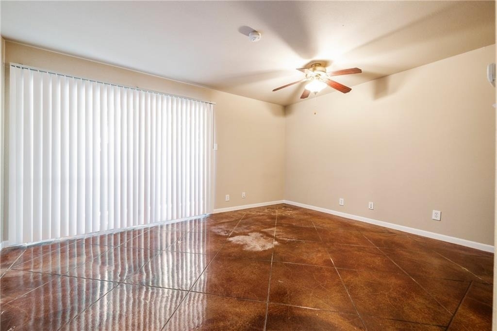 301 W 38th St - Photo 8