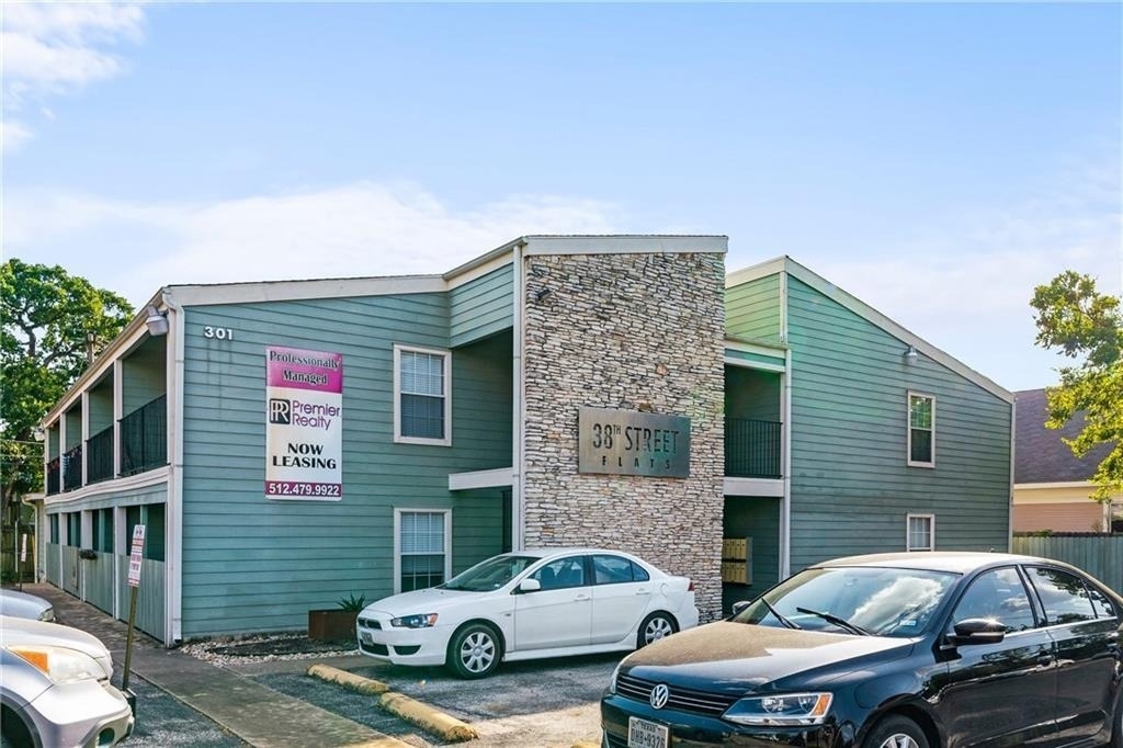 301 W 38th St - Photo 12