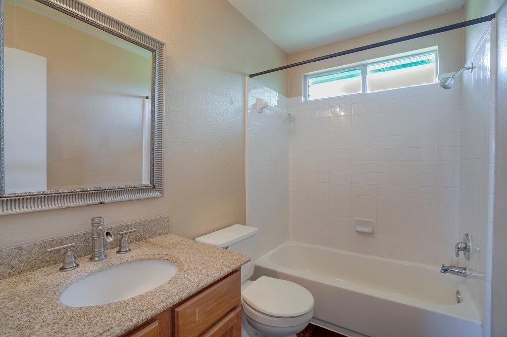 918 Estate Dr - Photo 17