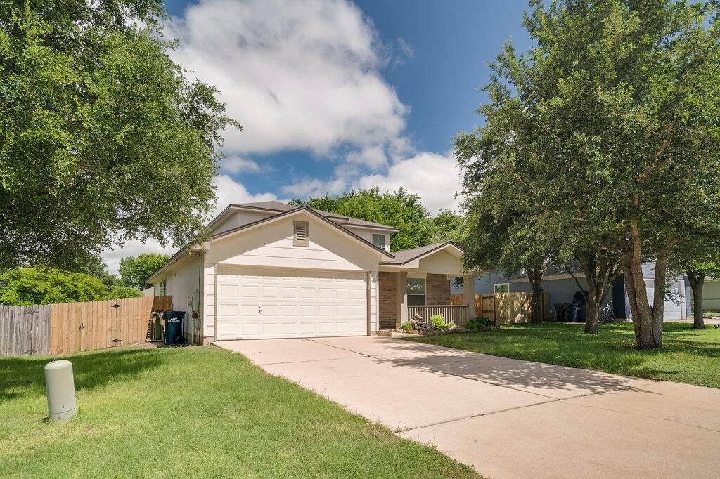 918 Estate Dr - Photo 1