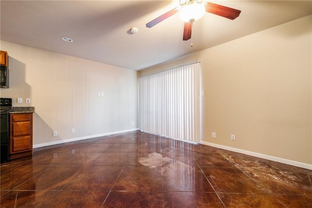 301 W 38th St - Photo 9