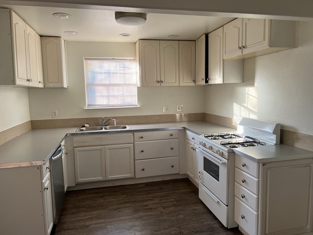 508 Nelray Blvd - Photo 1