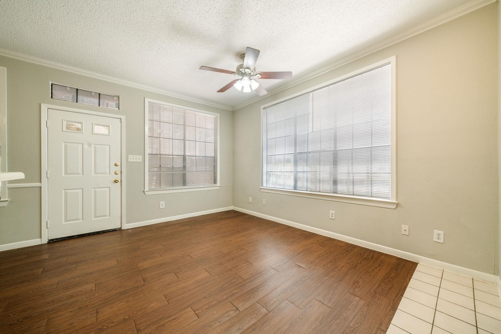 2300 Leon St - Photo 13