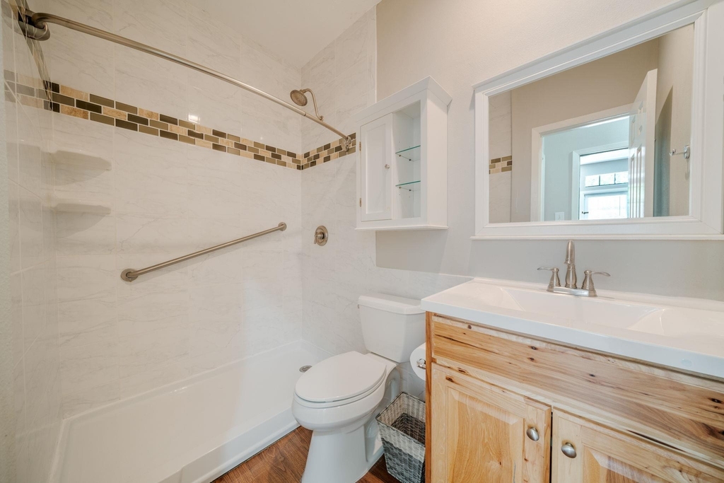 2300 Leon St - Photo 22