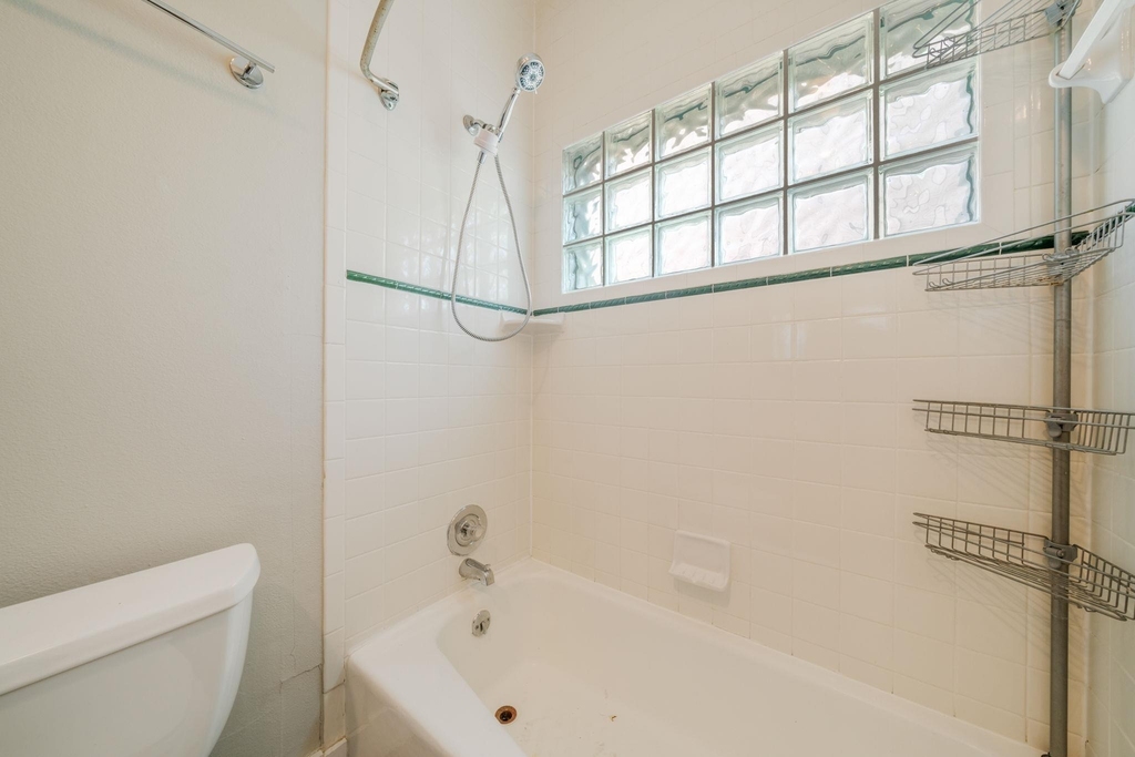 2300 Leon St - Photo 28