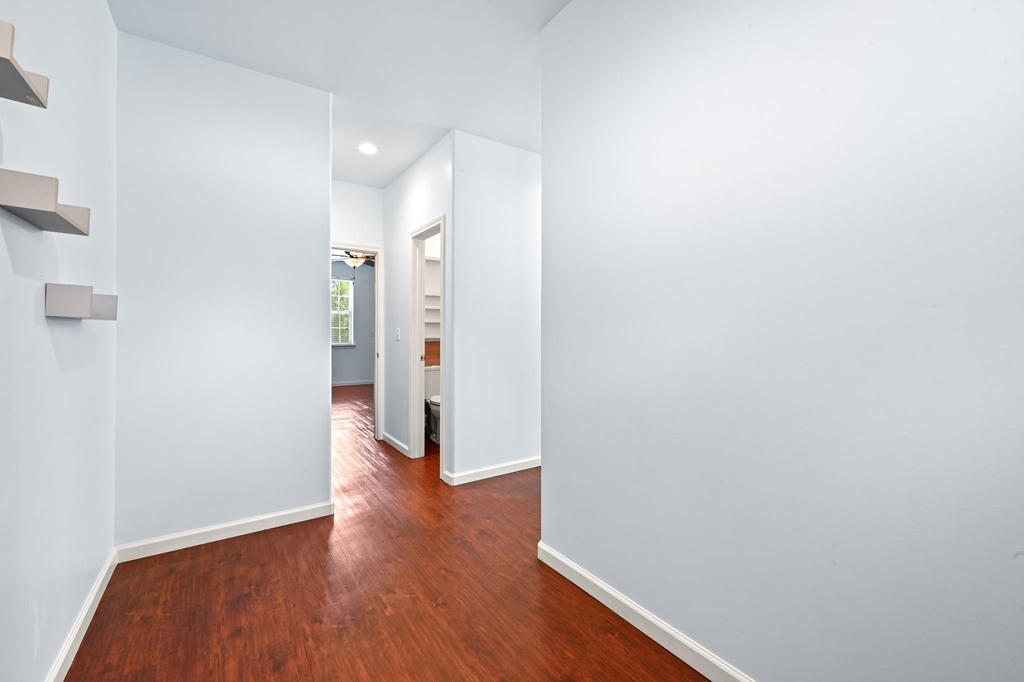 330 Howard Ln - Photo 4