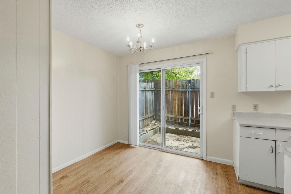 2319 Greenfield Pkwy - Photo 7