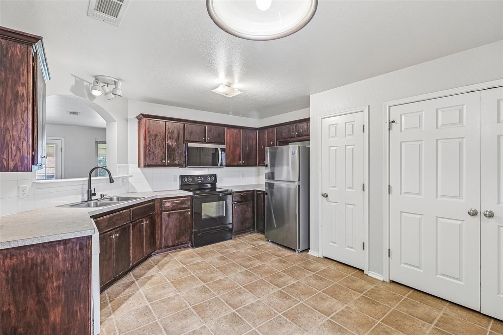 1309 Marlee Cir - Photo 11