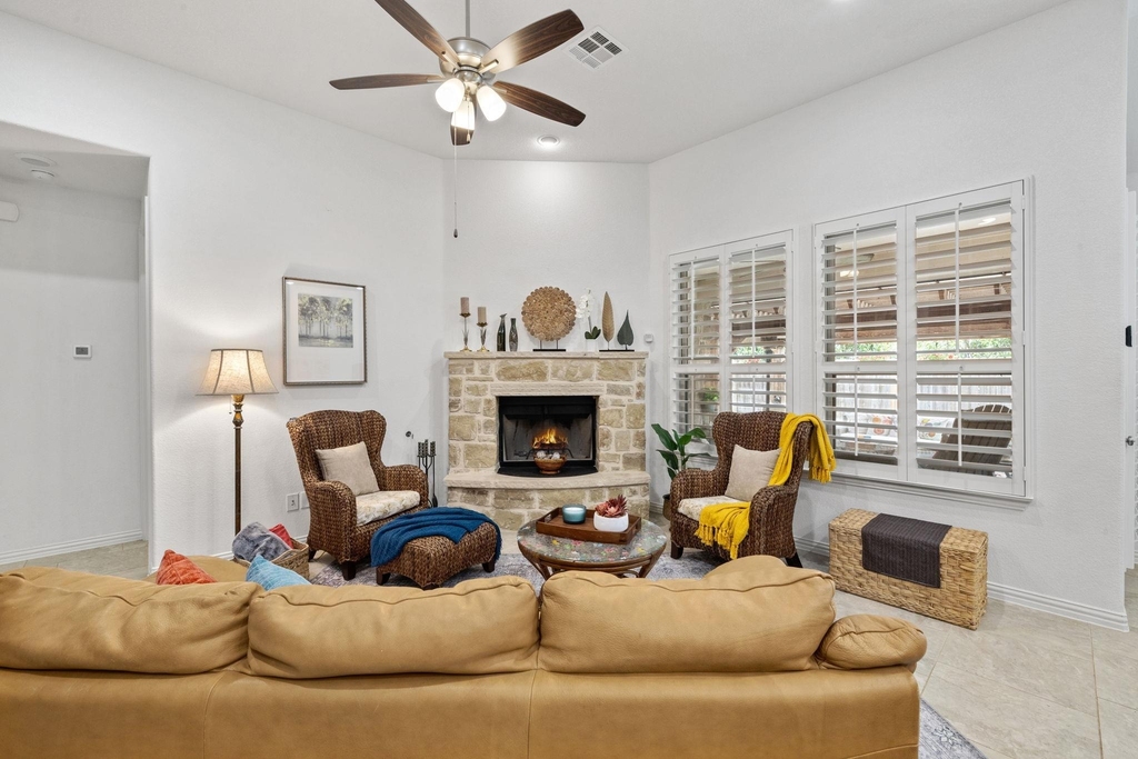 3824 Ashbury Rd - Photo 4