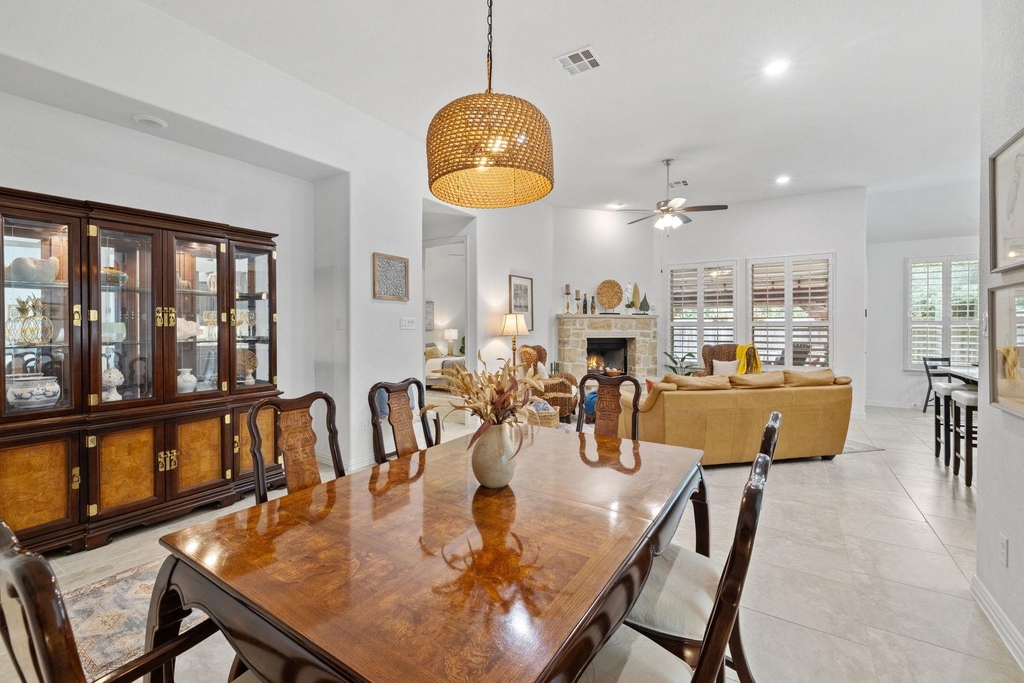 3824 Ashbury Rd - Photo 2