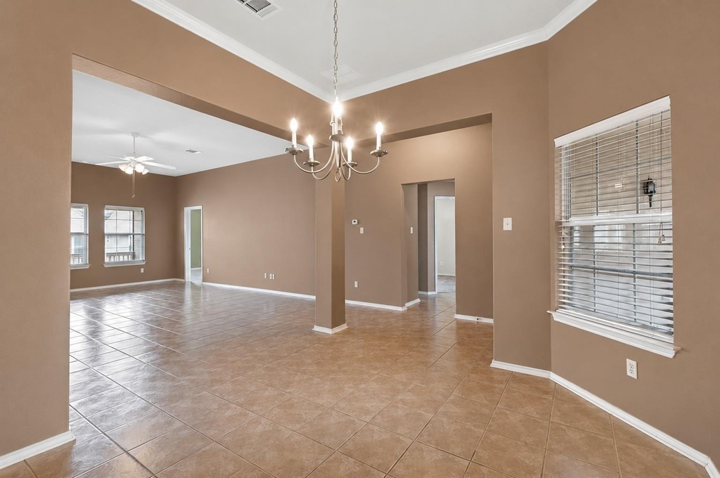 354 Camelia Pkwy - Photo 1