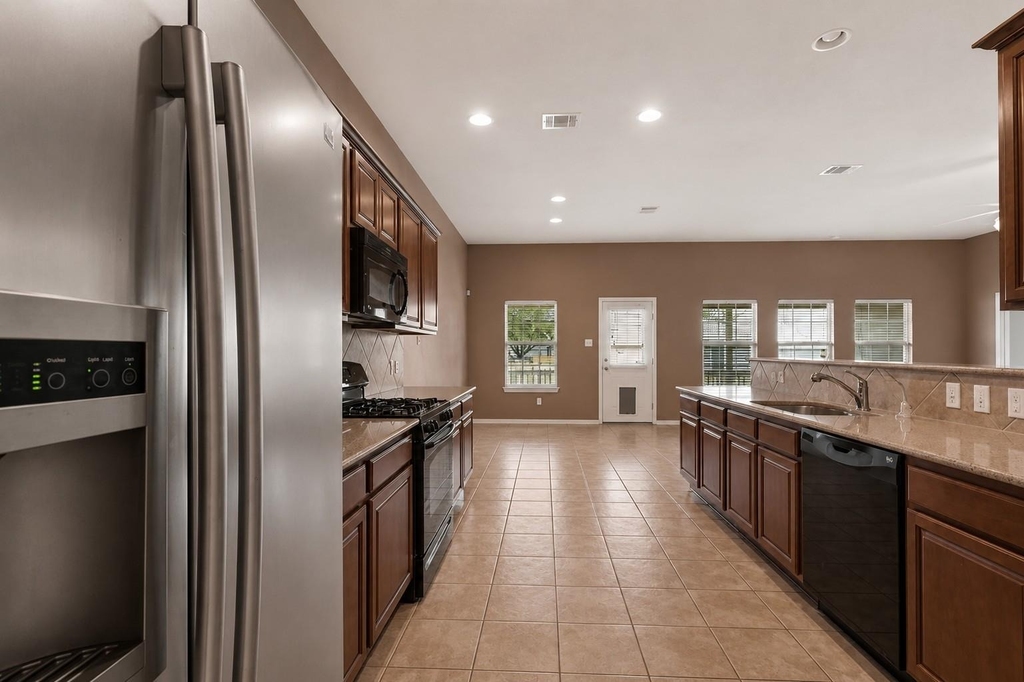 354 Camelia Pkwy - Photo 7