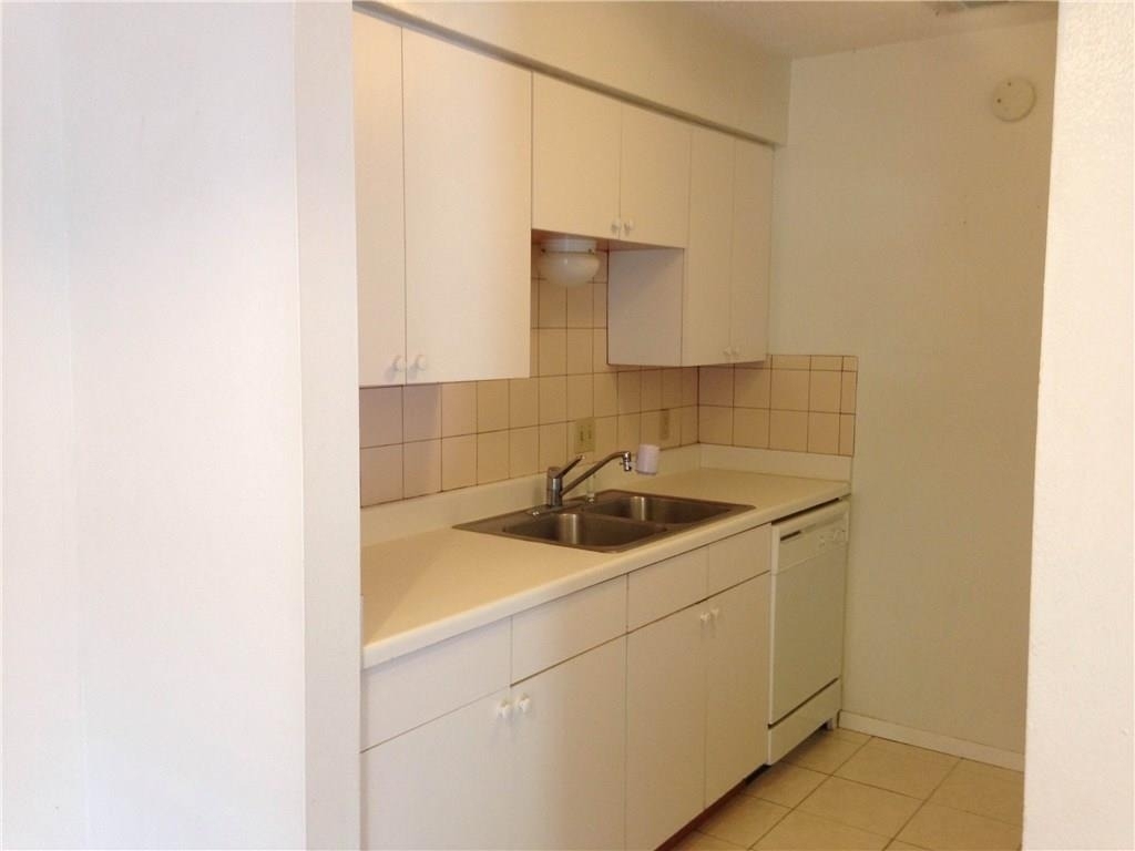 500 E Riverside Dr - Photo 3