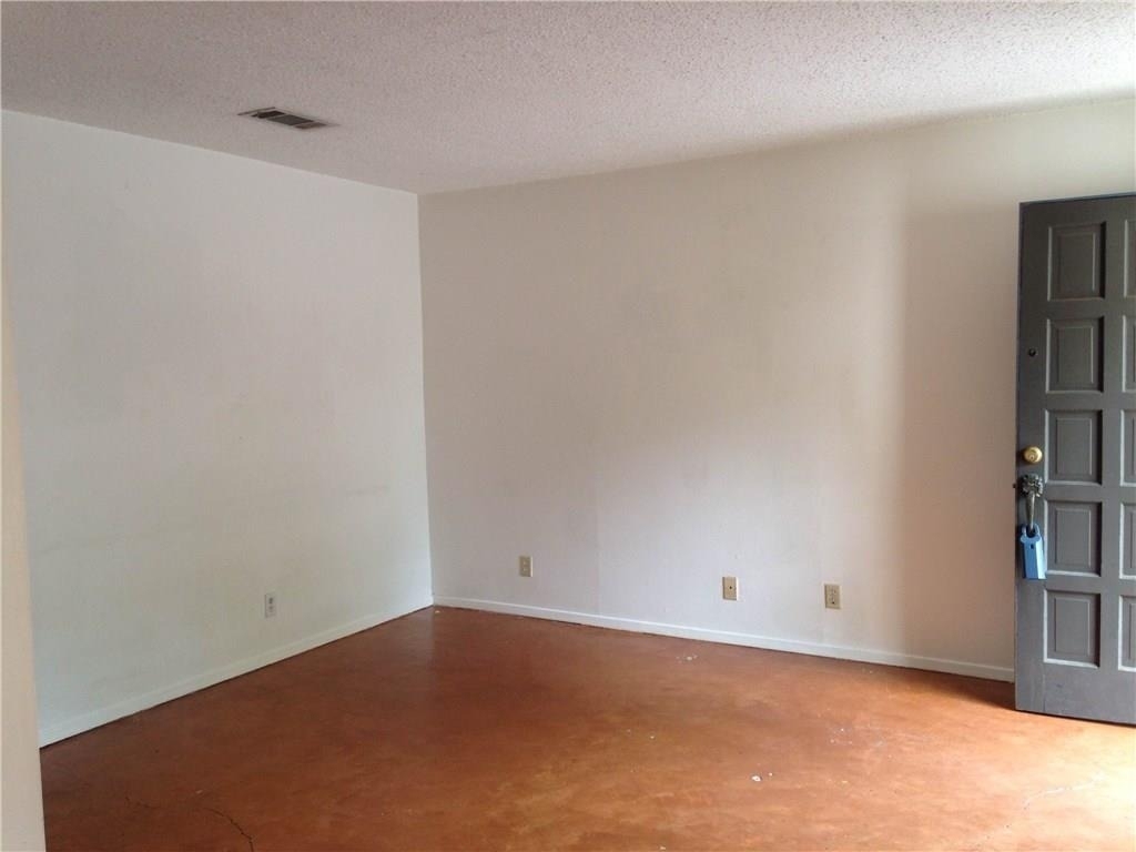 500 E Riverside Dr - Photo 5