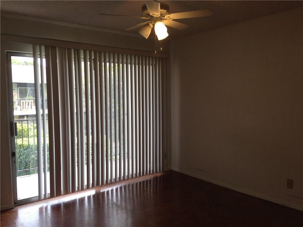 500 E Riverside Dr - Photo 16