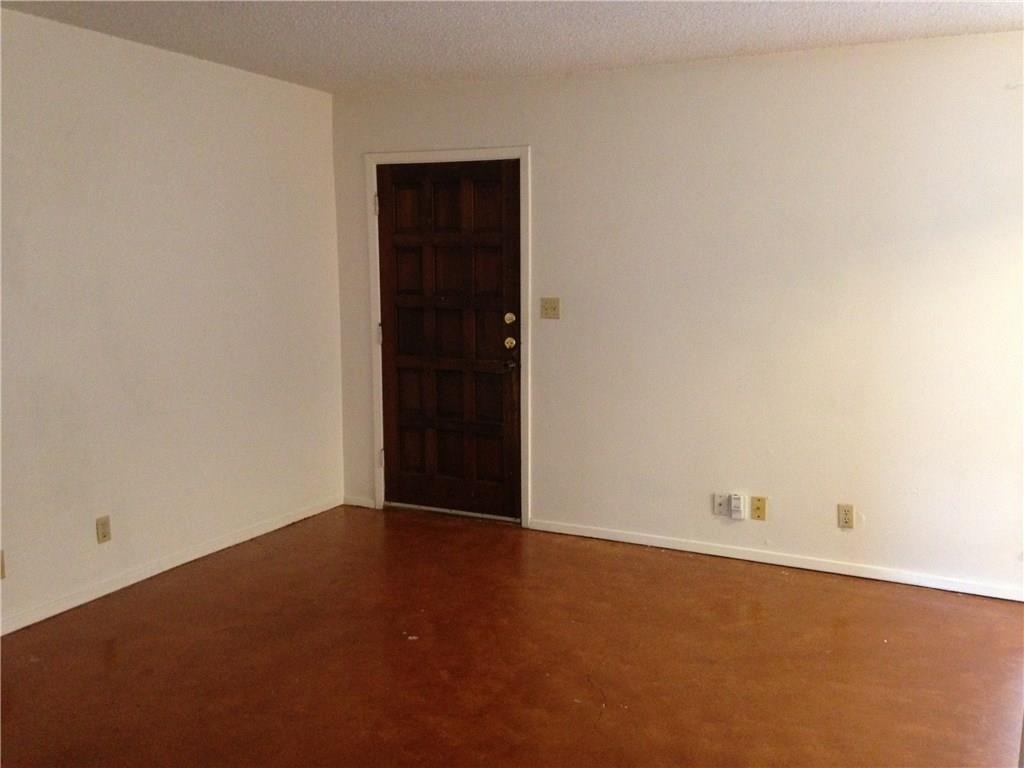 500 E Riverside Dr - Photo 6