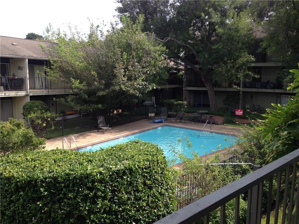 500 E Riverside Dr - Photo 18