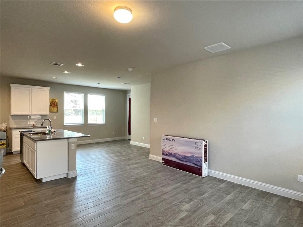 148 Riverhill Dr - Photo 4