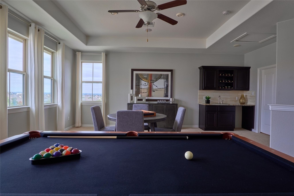 105 Beneteau Dr - Photo 0