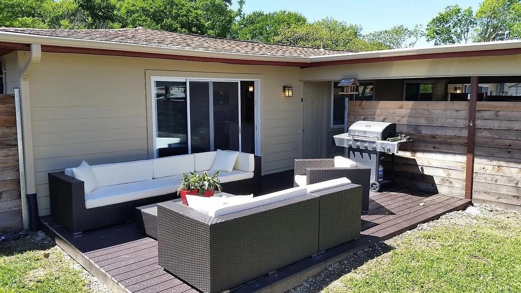 2300 Barton Skwy - Photo 6
