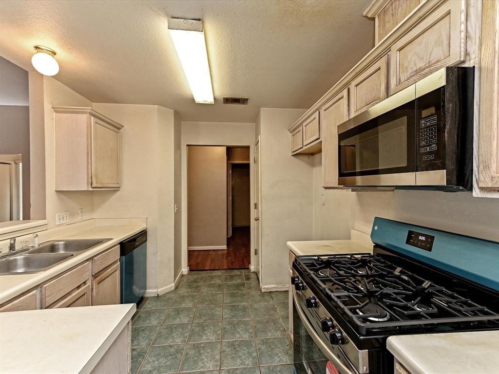 14700 Menifee St - Photo 9