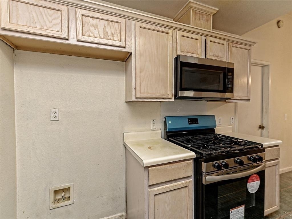 14700 Menifee St - Photo 11
