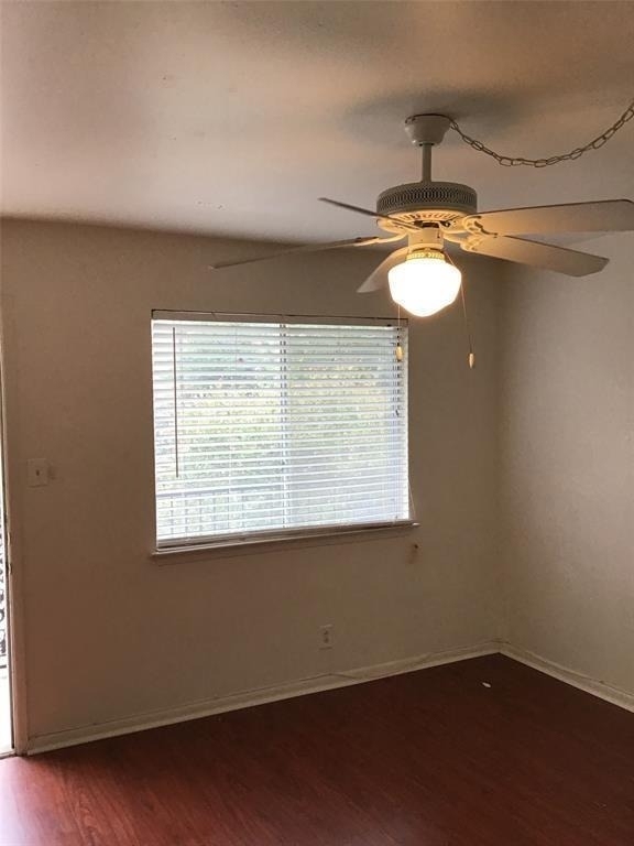 1010 W 23rd St - Photo 2