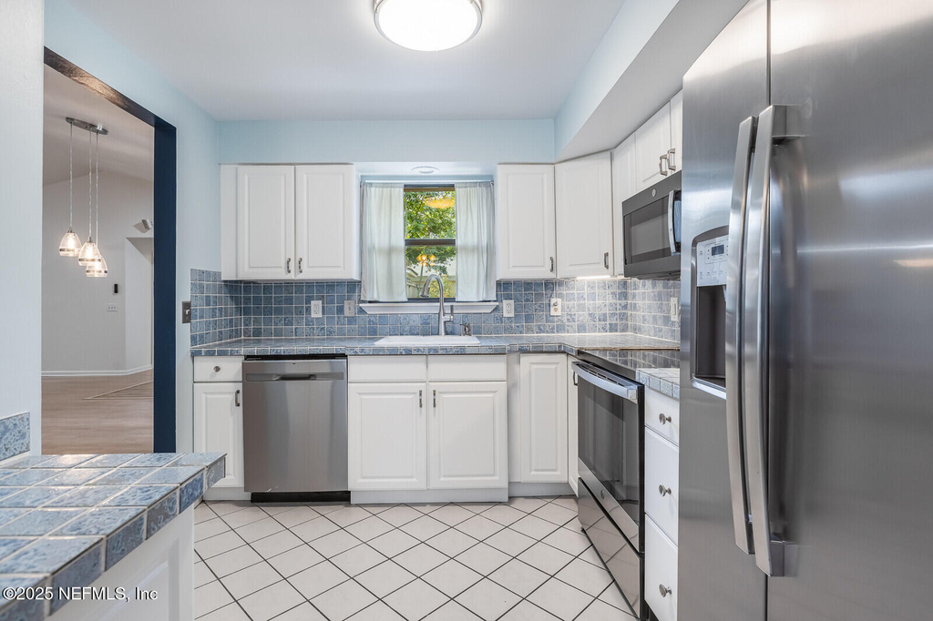 4765 Marsh Hammock Drive W - Photo 14