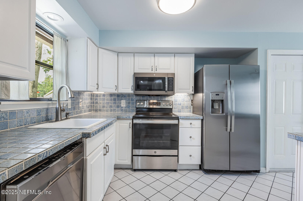 4765 Marsh Hammock Drive W - Photo 12