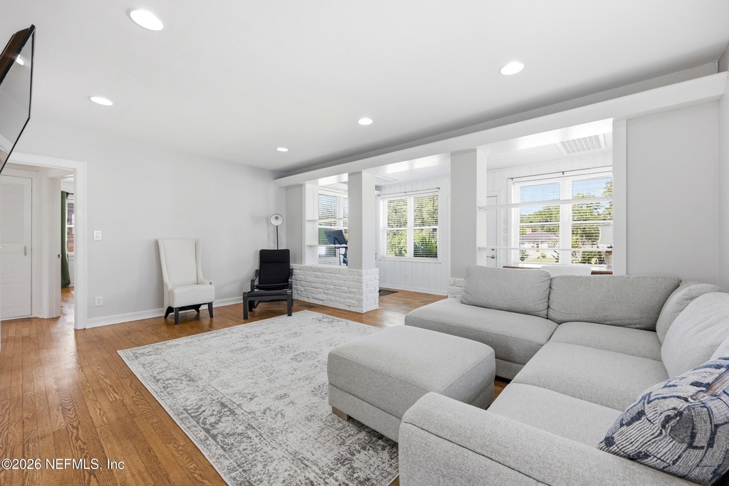 2749 Hendricks Avenue - Photo 3