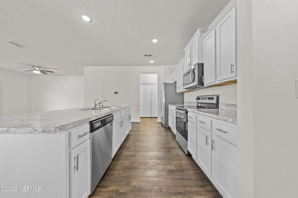 8279 Meadow Walk Lane - Photo 7