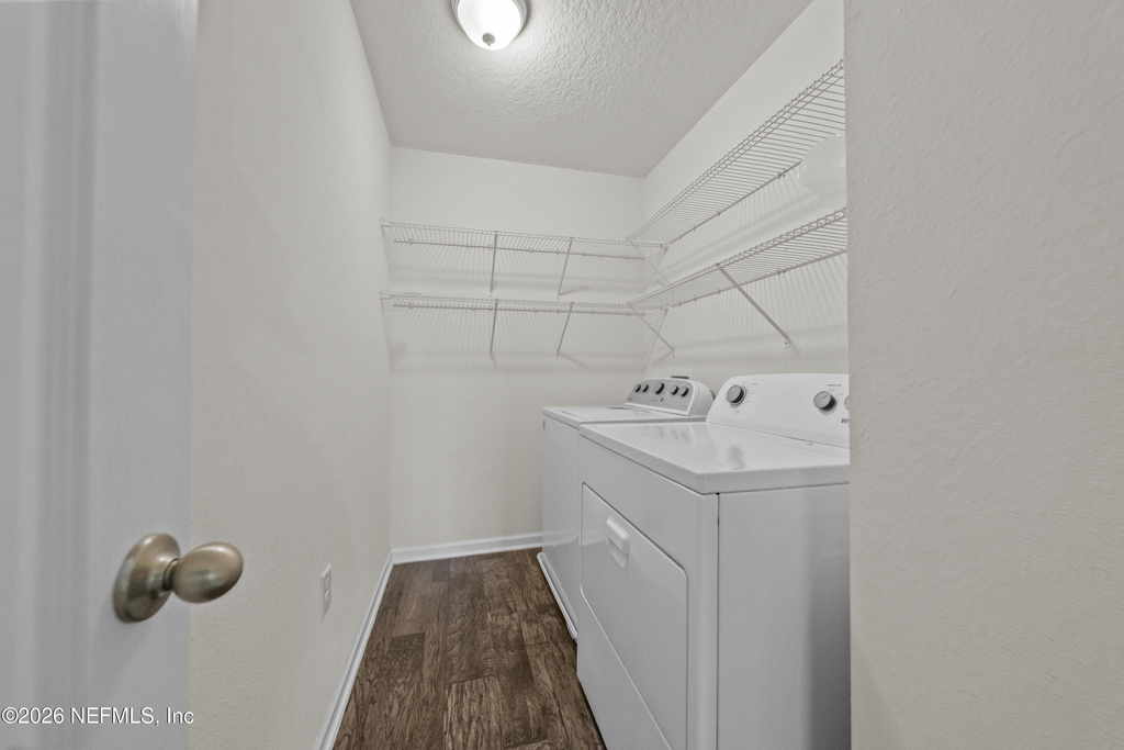 8279 Meadow Walk Lane - Photo 18