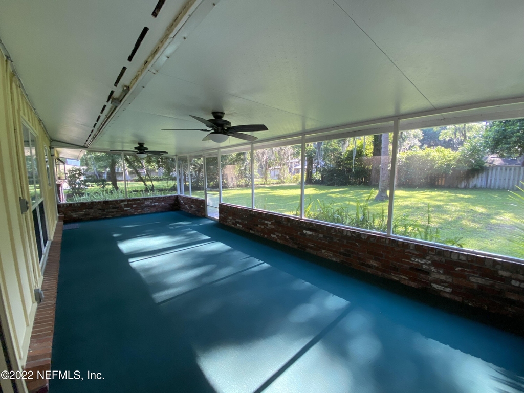 1301 Kings Road - Photo 13