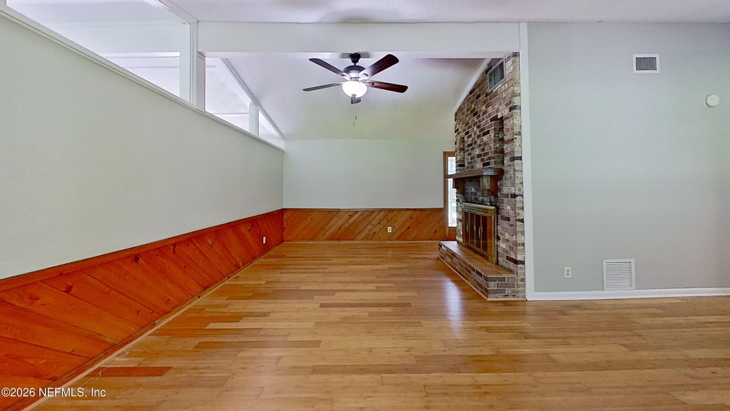 1301 Kings Road - Photo 7