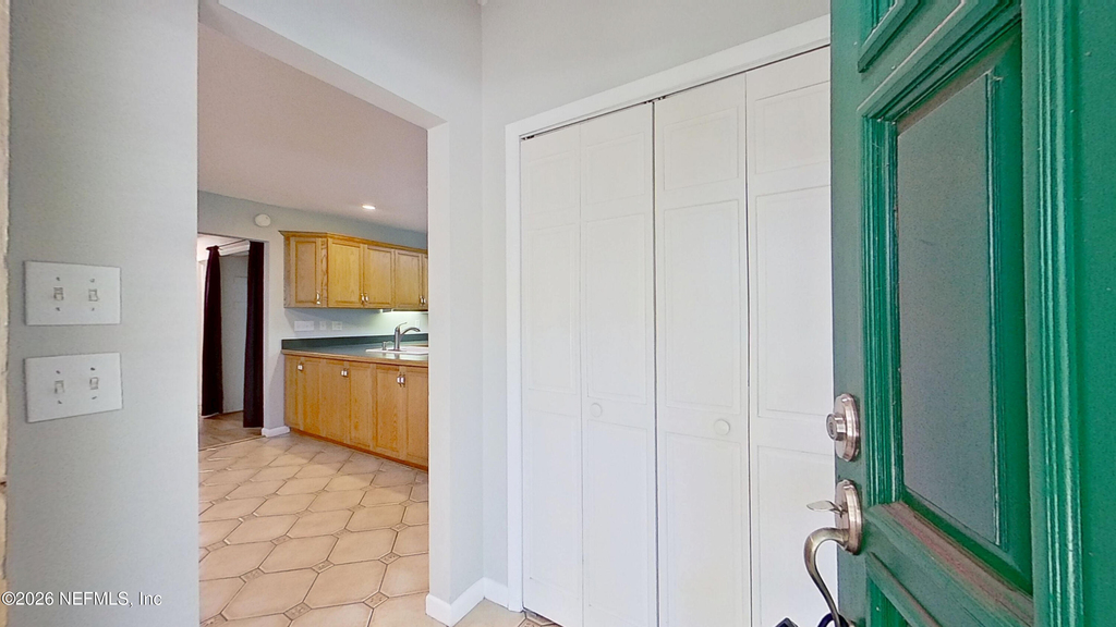 1301 Kings Road - Photo 2