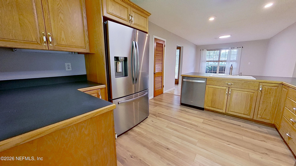 1301 Kings Road - Photo 6