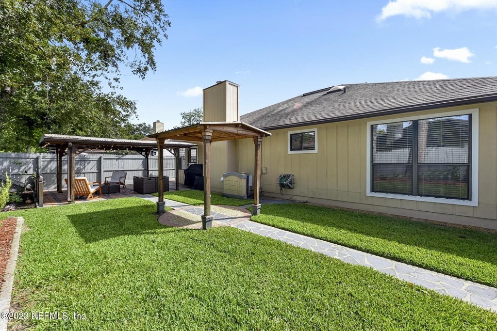 9126 Trevi Circle W - Photo 26