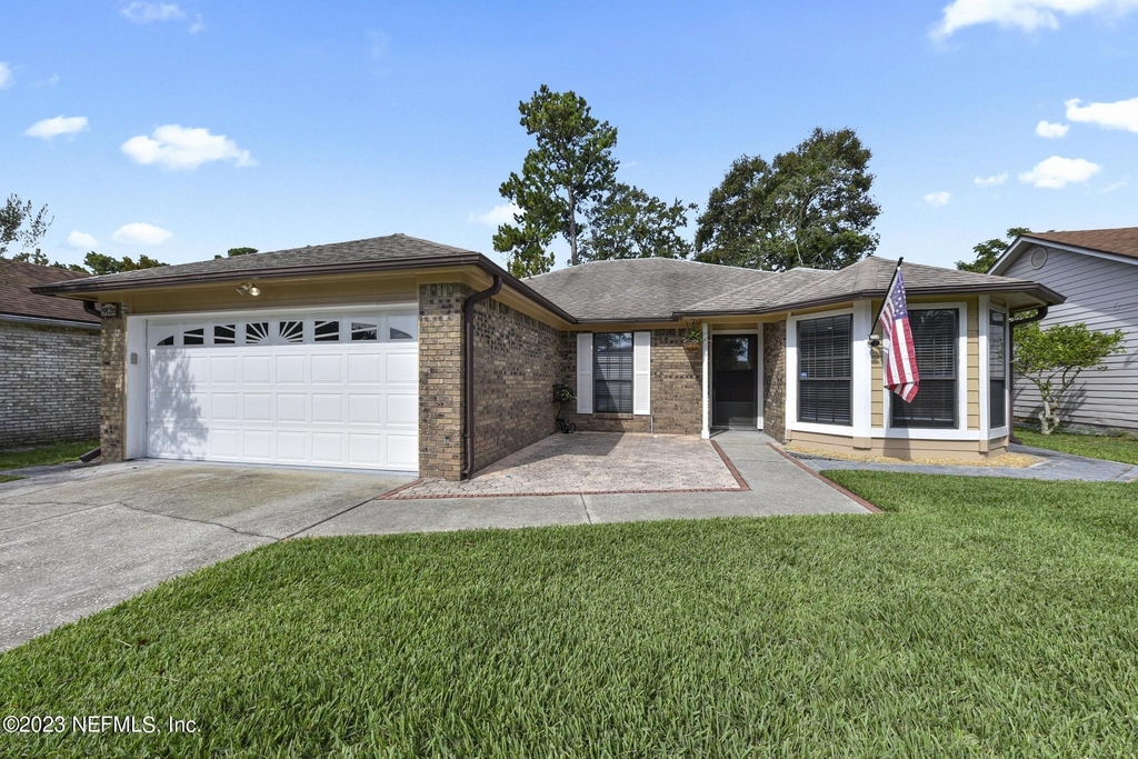 9126 Trevi Circle W - Photo 0