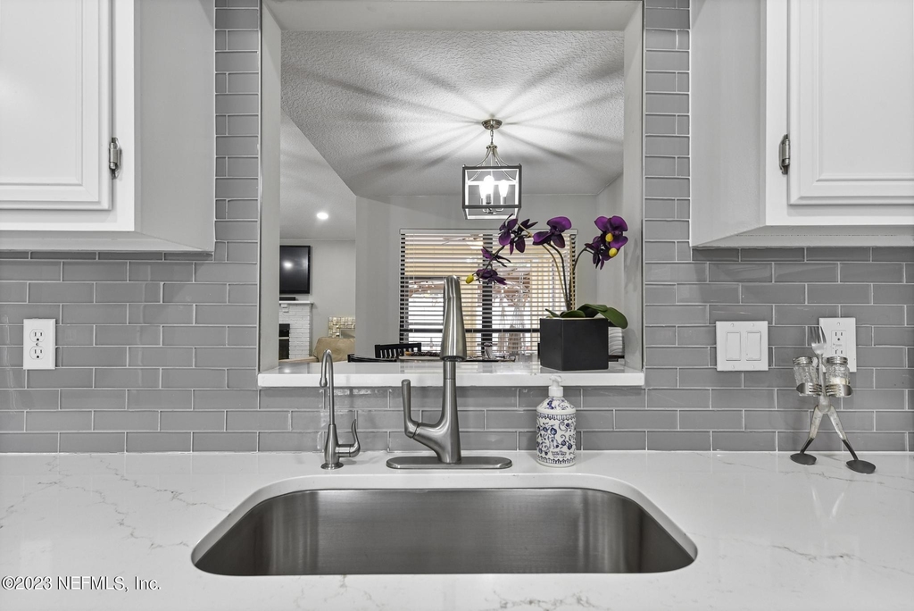 9126 Trevi Circle W - Photo 8