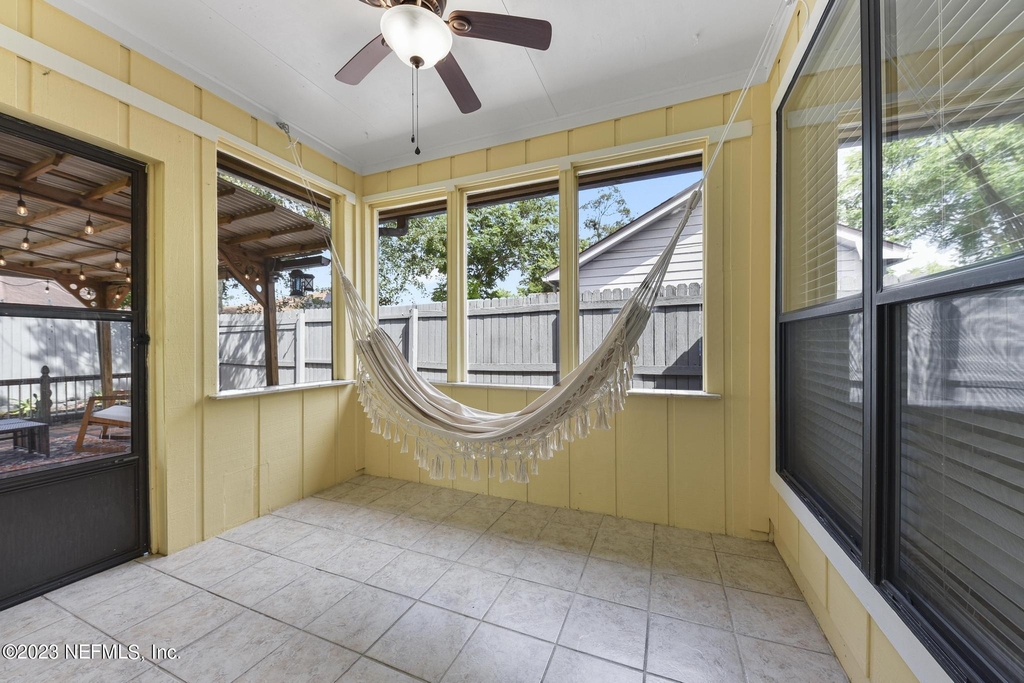 9126 Trevi Circle W - Photo 22