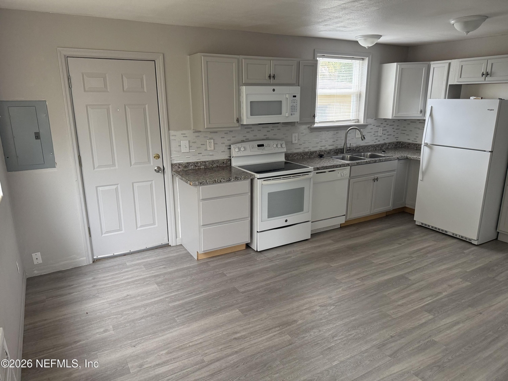 5659 Ansley Street - Photo 3