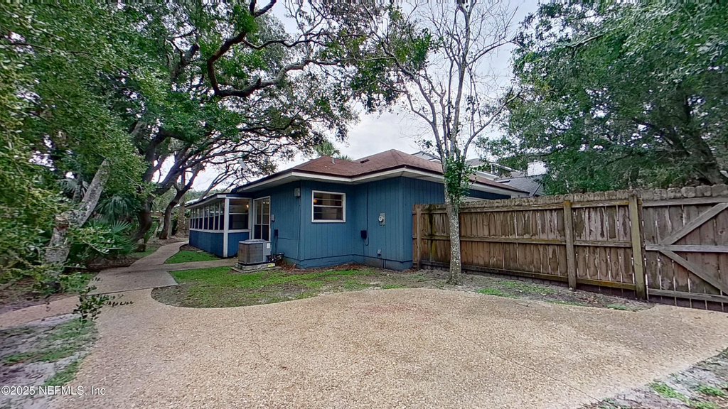 1615 Seminole Road - Photo 20