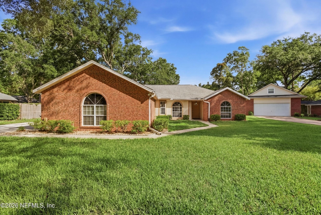 421 Chicopee Court - Photo 0