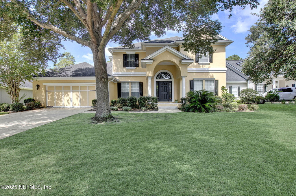 1761 Highland View Drive - Photo 0