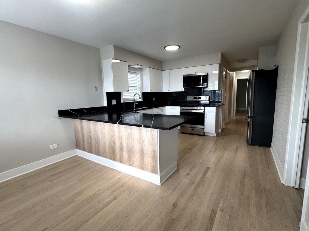 1215 Balmoral Avenue - Photo 4