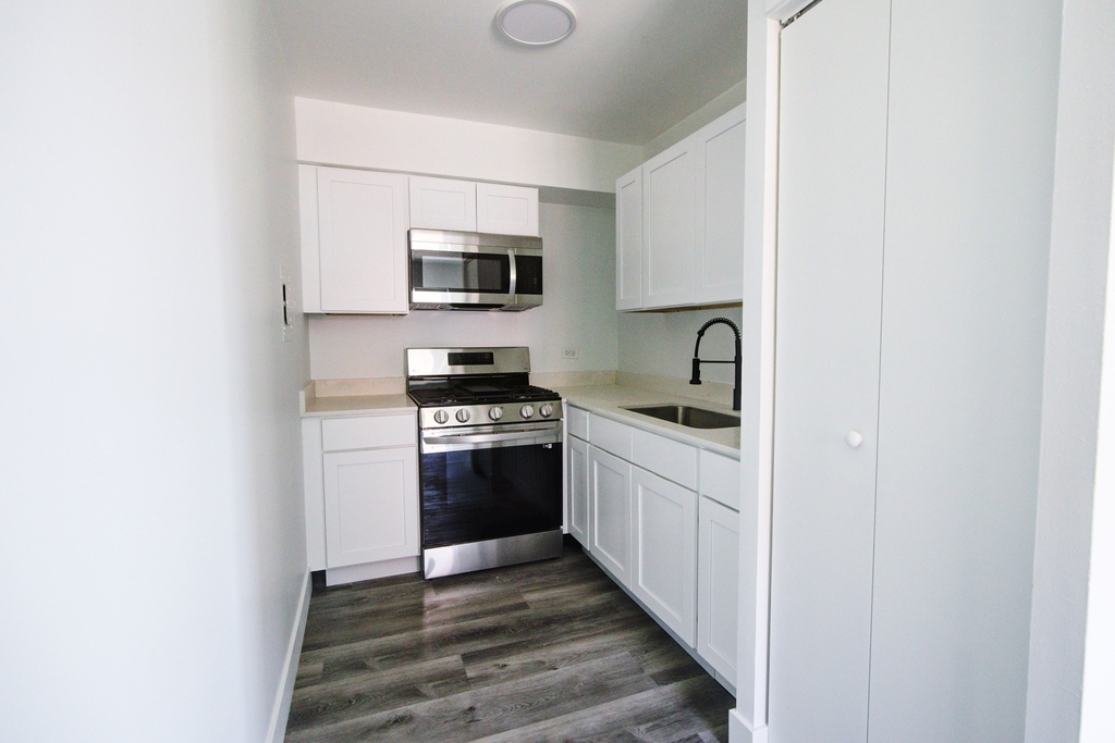 2001 W Summerdale Avenue - Photo 6